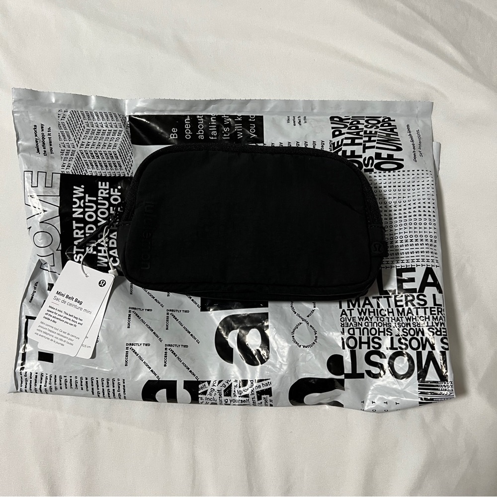 SOLD Lululemon Athletica Everywhere Belt Bag Mini